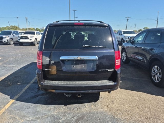 2010 Chrysler Town & Country Touring