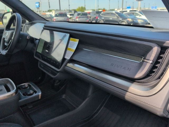 2025 Rivian R1T Base