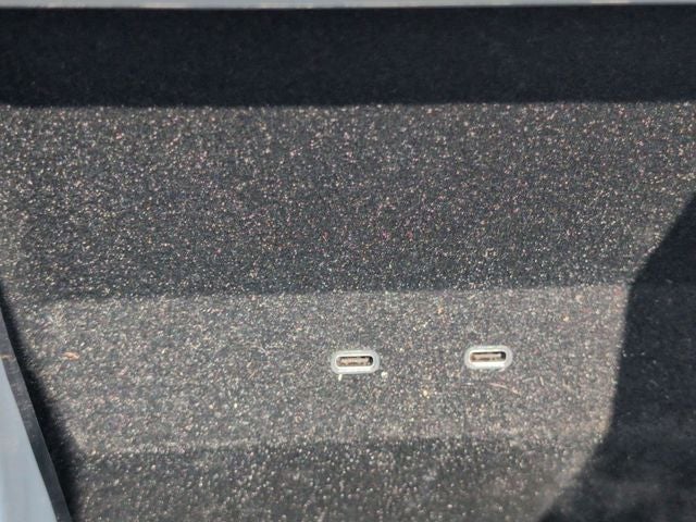 2025 Rivian R1T Base