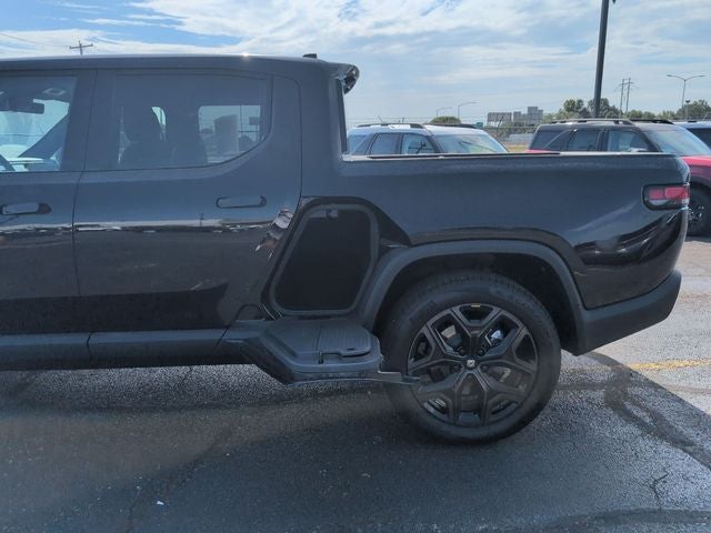 2025 Rivian R1T Base