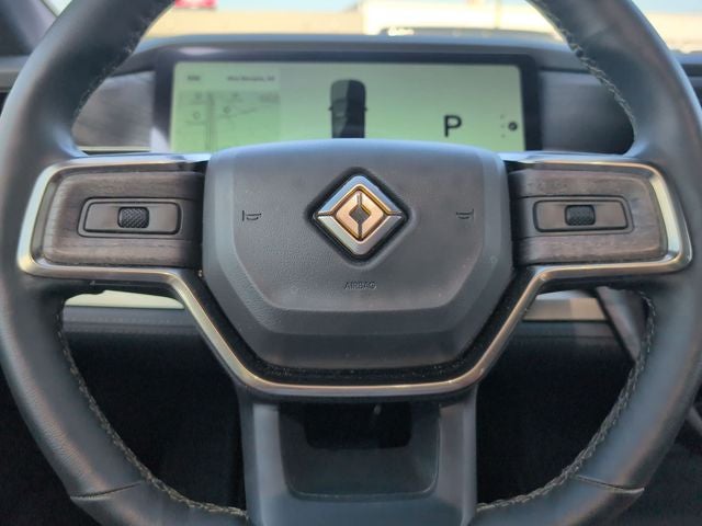 2025 Rivian R1T Base