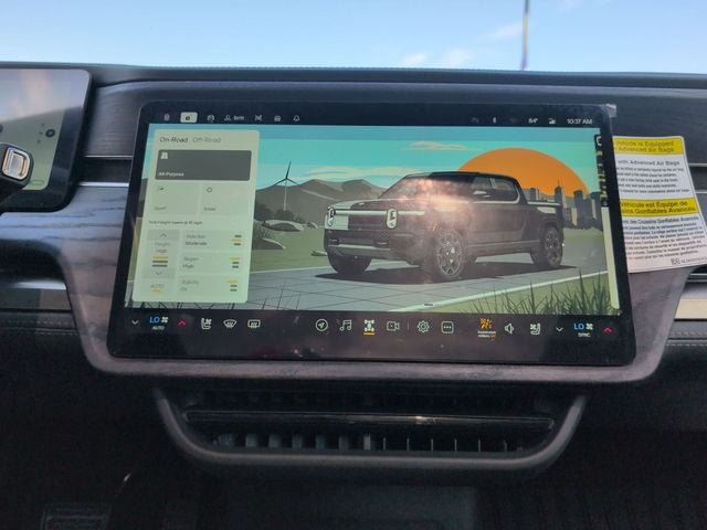 2025 Rivian R1T Base