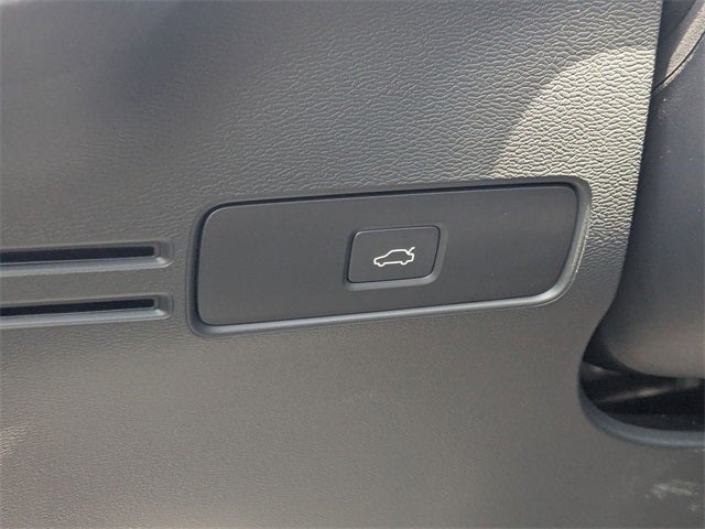 2023 Volvo XC40 B5 Core