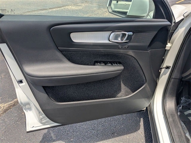 2023 Volvo XC40 B5 Core