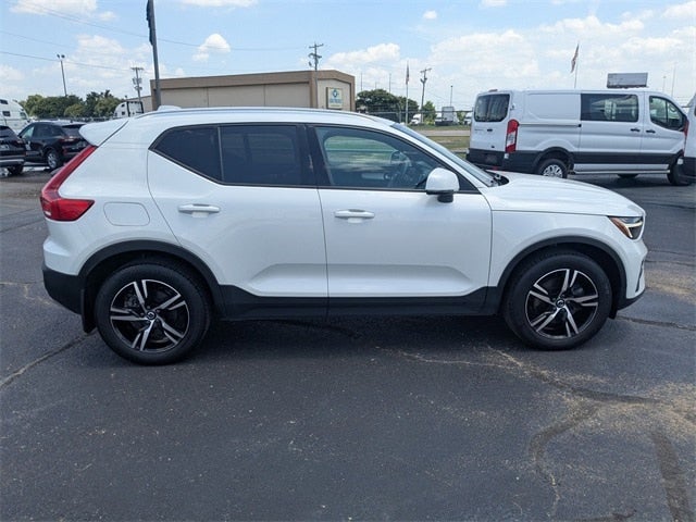 2023 Volvo XC40 B5 Core